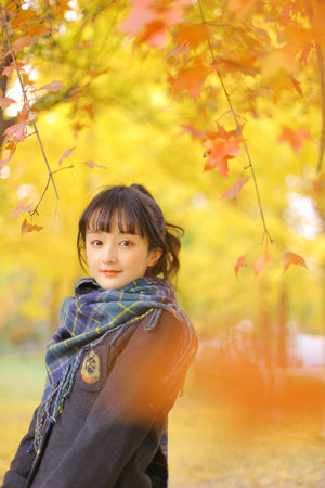 动漫女生漂亮的服装