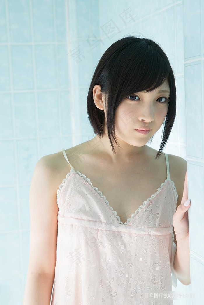 人妻单男第一次3p很卖力